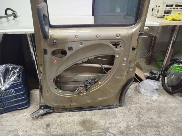 Fiat Doblo II 05-16 Sağ Sürgülü Kapı 51847628 SP