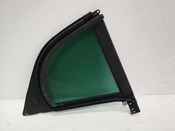 Renault Megane 4  Sol Arka Kapı Kelebek Camı 822212304R SP (LB120)