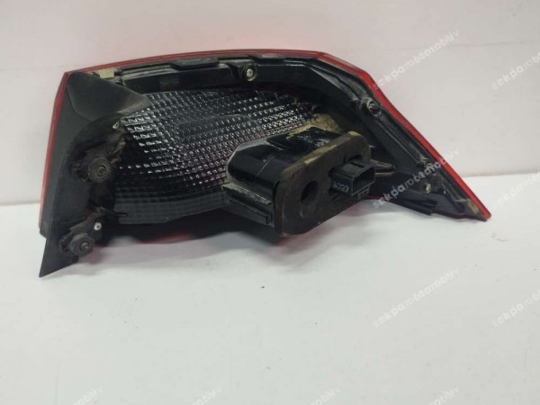 Volkswagen Passat B8 Sol Stop Lambası 3G5945311 CP HP (KAR1)