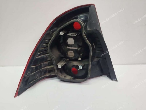 Ford Focus 2 Sedan Sağ Arka Stop Lambası (Çatlak Var) Orj 5M51-13404-B CP HP (KAR1)