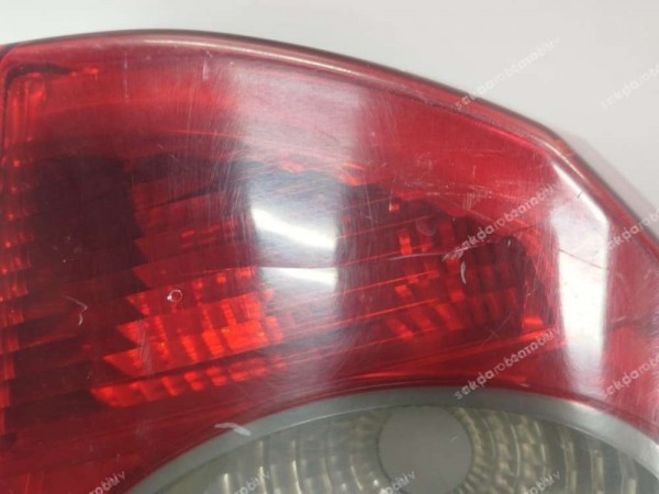 Ford Focus 2 Sedan Sağ Arka Stop Lambası (Çatlak Var) Orj 5M51-13404-B CP HP (KAR1)