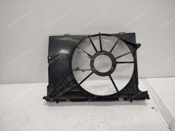 Toyota Corolla Auris Fan Davlumbazı 16711-0N040 YP YS