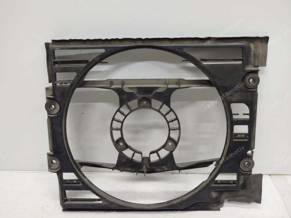Bmw 520İ E39 Fan Davlumbazı 64548370993 CP