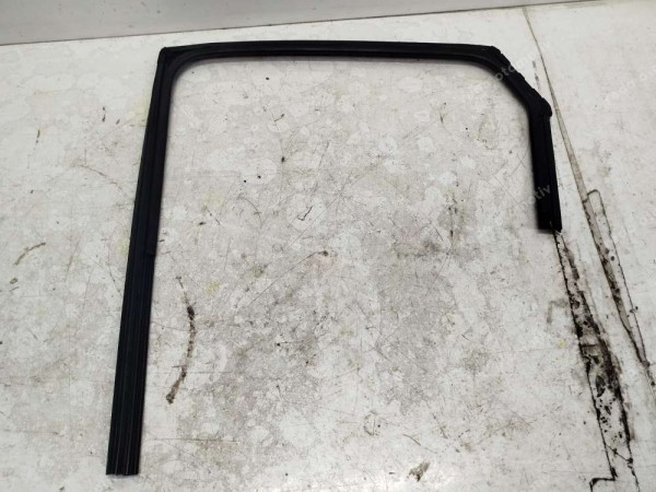 Hyundai Tucson Sağ Arka Kapı Cam Fitili 83540-N7000 SP (DD112)