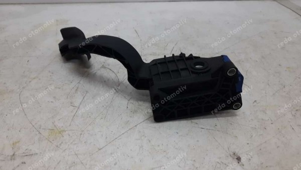 Opel Corsa D Gaz Pedalı Manuel Vites Orjinal 13305804 CP (AC-110)