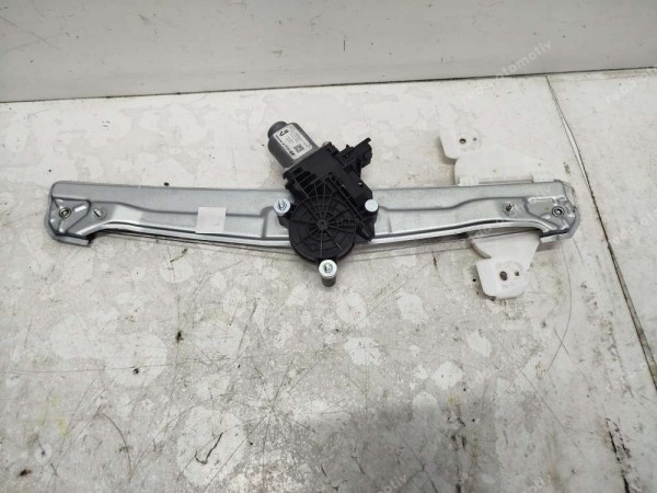 Hyundai Tucson Sağ Ön Kapı Cam Mekanizması Motoru 82460-N7010 SP (BA120)