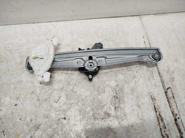 Hyundai Tucson Sağ Ön Kapı Cam Mekanizması Motoru 82460-N7010 SP (BA120)