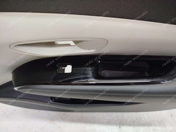 Hyundai Tucson Sağ Ön Kapı Döşemesi 82306-N7021 SP (EH120)