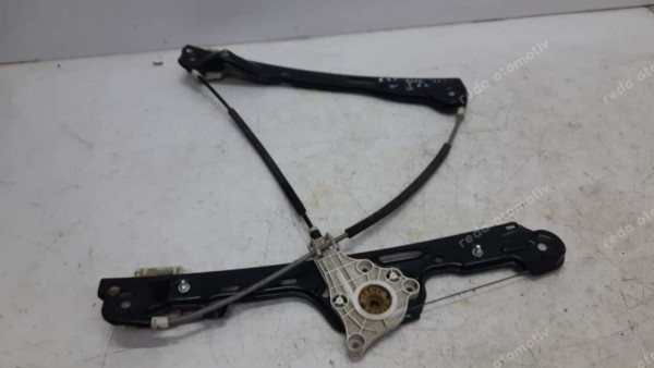 BMW E87 Sağ Ön Cam Kaldırma Mekanizması 7067796S 7138466E CP (DE-110)