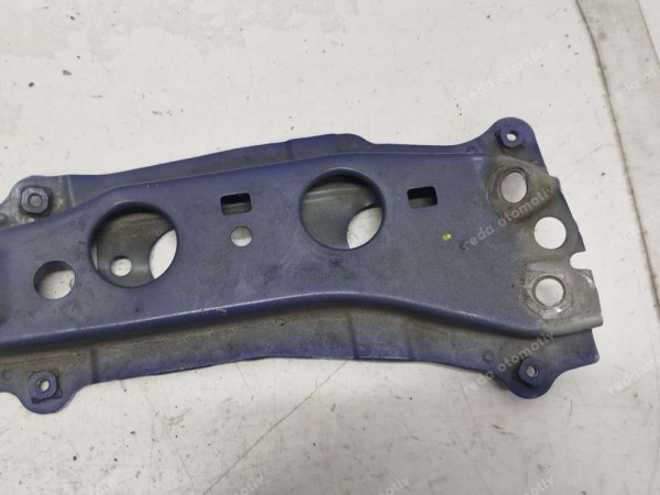 Toyota Yaris Hybrit Ön Panel Radyatör Alt Taşıyıcı Destek Sacı 53028-0D130 CP HP (EB110)