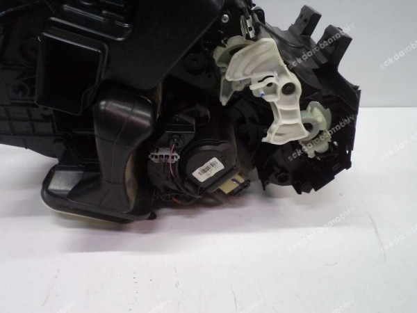 Renault Clio 5 Kalorifer Kutusu Orj. 271106228R SP (AE-130)