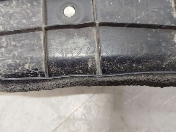 Toyota Yaris Hybrit Koruyucu Sağ Ön Çamurluk Yan Plastik Bakaliti 53827-K0020 SP (KF130)