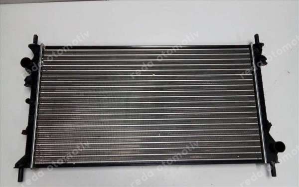 Ford Connect 1.8 TDCİ Motor Su Radyatörü Klimalı 4T16-8005-GA YS YP