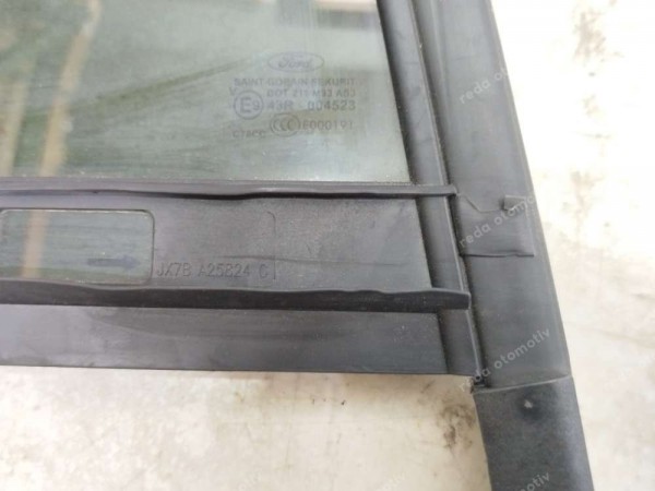 Ford Focus 4 Sağ Arka Kapı Kelebek Camı Kılavuz JX7B-A25824-C CP (KA120)