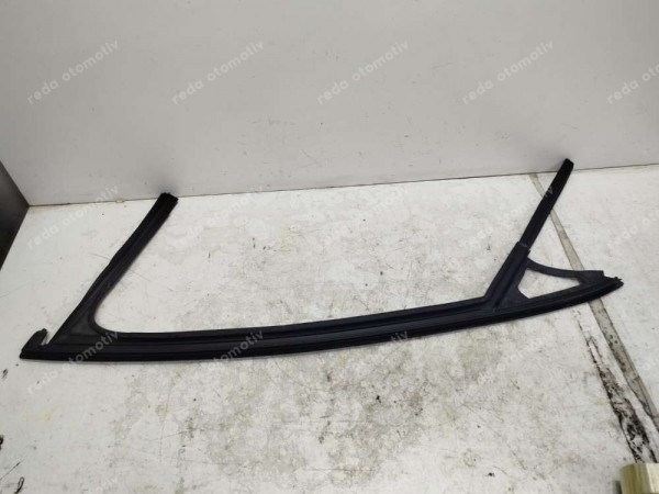 Ford Focus 4 Sağ Ön Kapı Cam Oluk Fitili 18> JX7B-A21510-BE CP (JB130)