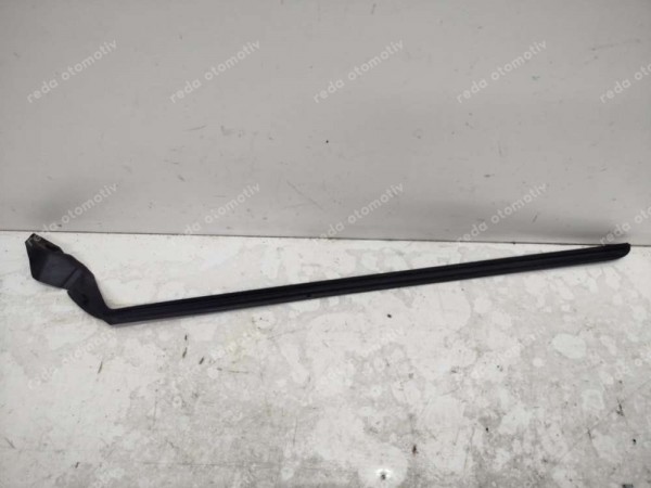 Ford Focus 4 Ön Cam Çıtası Sağ Kaplama JX7B-A03194 CP (KG120)