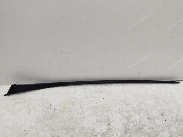 Ford C-Max Ön Cam Çıtası Sağ Kaplaması AM51-R03178 CP (KG120)