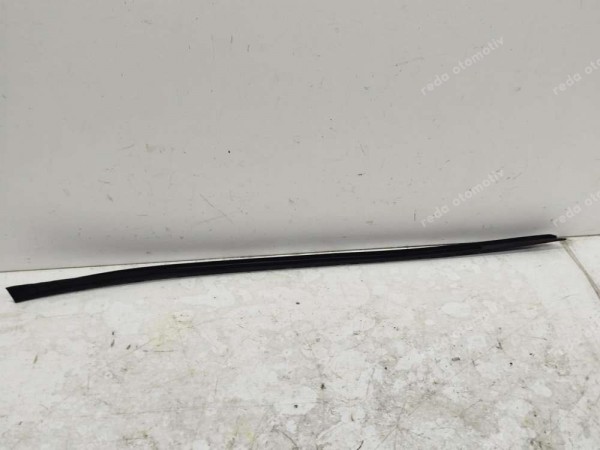 Ford Focus 3 Ön Cam Çıtası Sol Kaplama BM51-A03195 CP HP (KG120)
