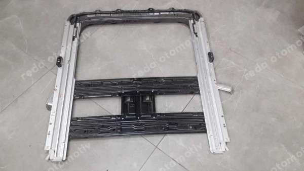 Hyundai Tucson Sunroof Şasesi Kızağı XXX54156562 CP (LA-150)