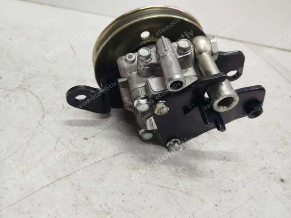 Nissan Pick-Up Hidrolik Direksiyon Pompası 49110-5T100 49110-44G10 YS (CB120)
