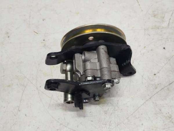 Nissan Pick-Up Hidrolik Direksiyon Pompası 49110-5T100 49110-44G10 YS (CB120)