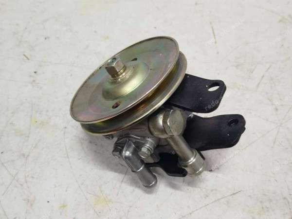 Nissan Pick-Up Hidrolik Direksiyon Pompası 49110-5T100 49110-44G10 YS (CB120)