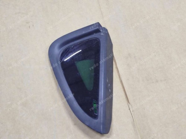 Renault Clio 4 Sağ Arka Kelebek Küstod Camı 833079405R CP (LC121)