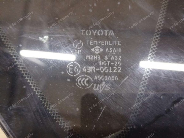 Toyota Rav 4 08-16 Sağ Arka Küstod Kelebek Camı  62710-42270 CP (LC121)