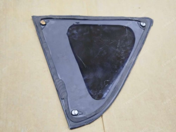 Toyota Rav 4 08-16 Sağ Arka Küstod Kelebek Camı  62710-42270 CP (LC121)