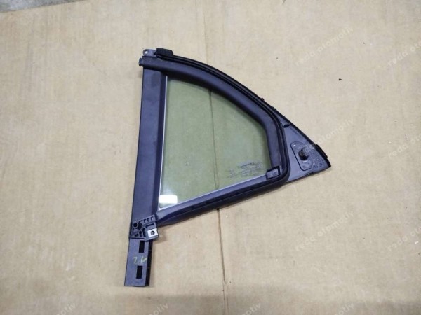 Renault Megane 4 Sağ Arka Kelebek Camı 822209285R CP (LC122)