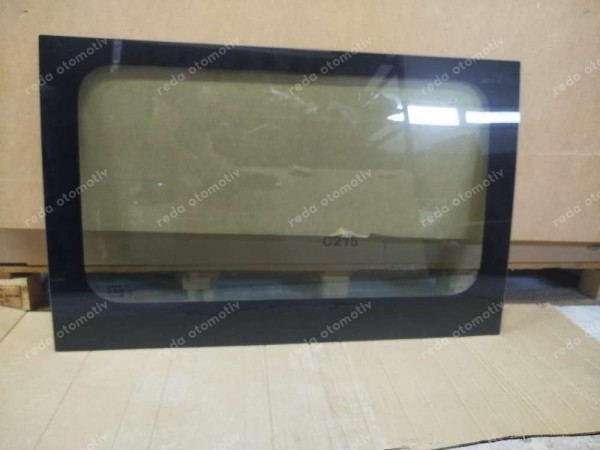 Renault Master 3 Arka Sağ Cam 833407317R YP (LC141)
