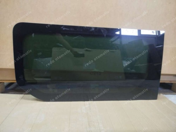 Renault Trafic 3 Sol Arka Cam 822212091R YP (LC141)
