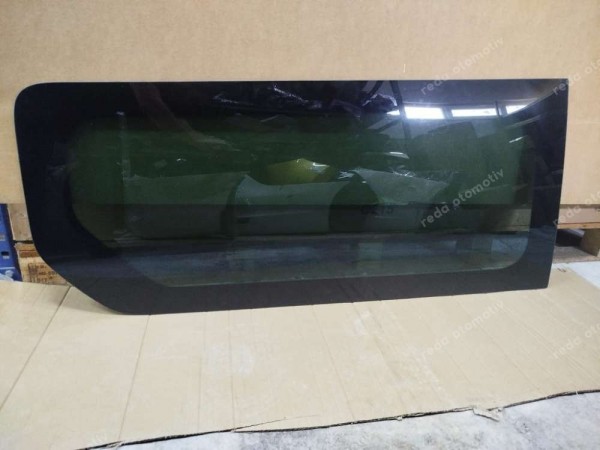 Renault Sağ Arka Küstod Camı 833406006R YP (MB141)