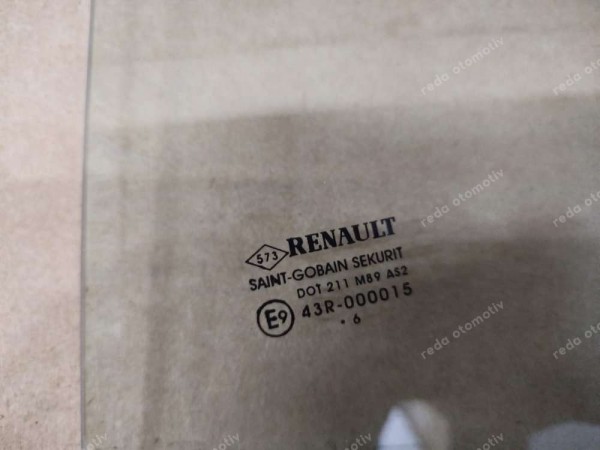 Renault Megane 3 SW Grandtour Sol Arka Kapı Camı 823010028R YP (MA143)