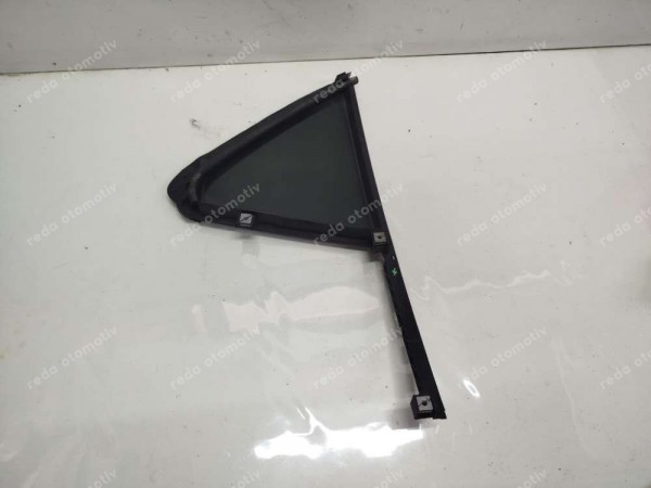 Toyota Yaris Cross Sol Arka Kelebek Camı 68012-0D021 SP (LC125)