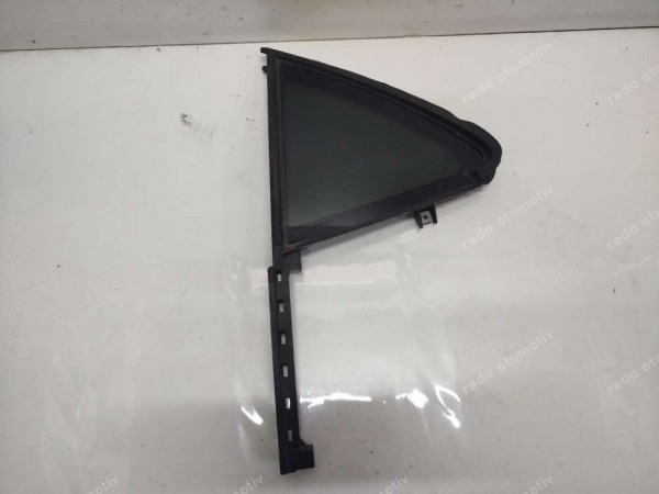 Toyota Yaris Cross Sol Arka Kelebek Camı 68012-0D021 SP (LC125)