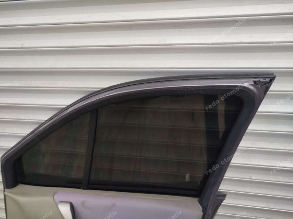 Renault Scenic 2 Sağ Ön Kapı Dolu SP (İD110)