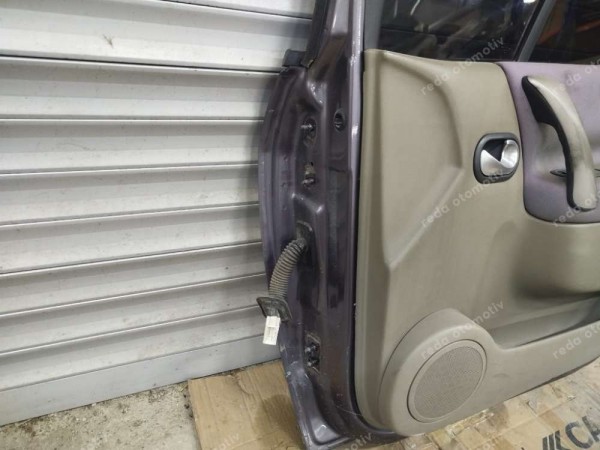 Renault Scenic 2 Sağ Ön Kapı Dolu SP (İD110)