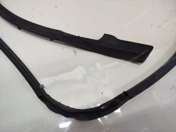 Renault Clio 5 Sol Ön Kapı Çevre Fitili Toz Lastiği 808311727R SP (BF120)