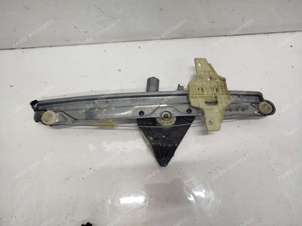 Renault Taliant Sandero Sol Ön Cam Krikosu Motoru 807210484R SP (İG133)