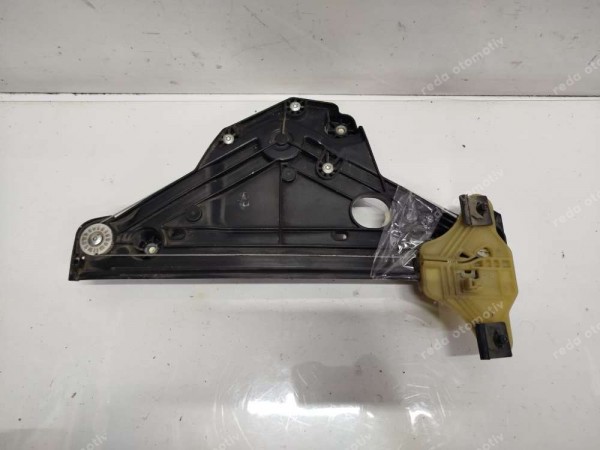 Renault Clio 5 Sol Arka Cam Krikosu Motoru 827217837R SP (İG142)