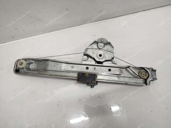 Dacia Duster Sağ Arka Cam Krikosu Motoru 827208597R CP (İH142)