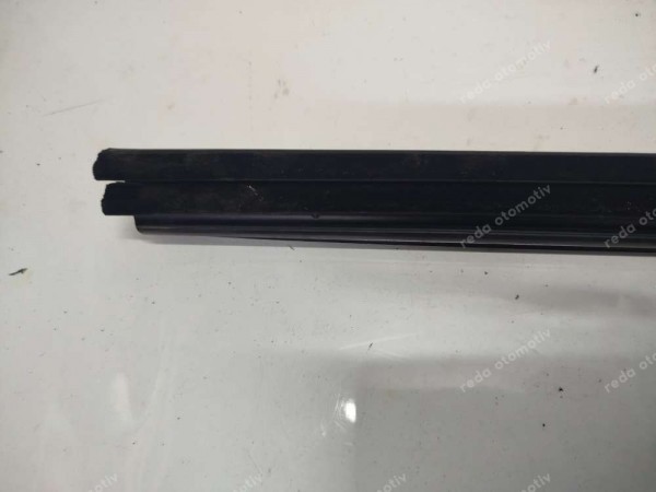 Renault Clio 5 Sağ Ön Cam İç Sıyırıcı Fitil 803305823R SP (BF120)