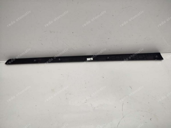 Hyundai Bayon Sol Ön Kapı Bandı Çıtası 87721-Q0400 SP (BA110)