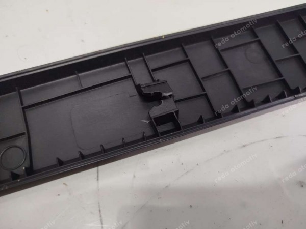 Hyundai Bayon Sol Ön Kapı Bandı Çıtası 87721-Q0400 SP (BA110)