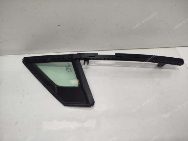 Renault Clio 5 Sol Ön Kelebek Camı 833015063R CP