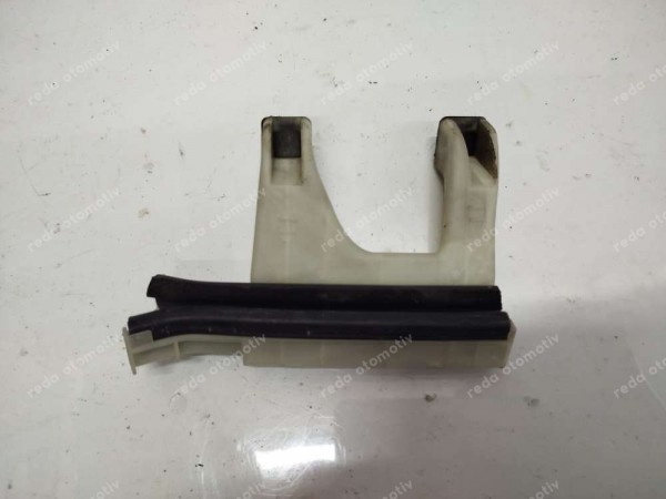 Renault Taliant Sandero Sol Arka Kapı Cam Çerçevesi Kızağı  822198489R SP (BE120)
