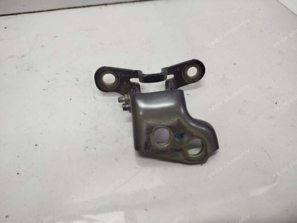 Renault Clio 5 Sol Arka Kapı Üst Menteşesi 804007083R SP (BF120)