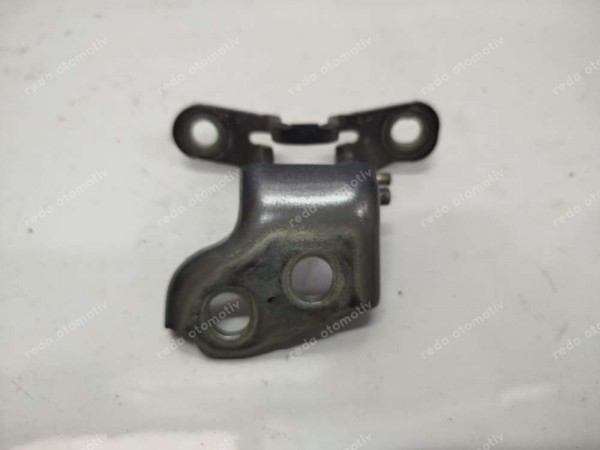 Renault Clio 5 Sağ Arka Kapı Üst Menteşesi 804007332R SP (BF120)
