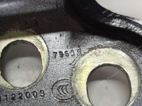 Renault Clio 5 Sağ Arka Kapı Üst Menteşesi 804007332R SP (BF120)